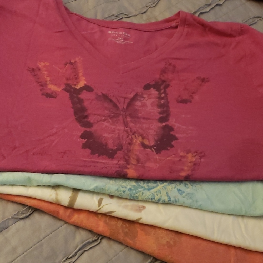 4 tees